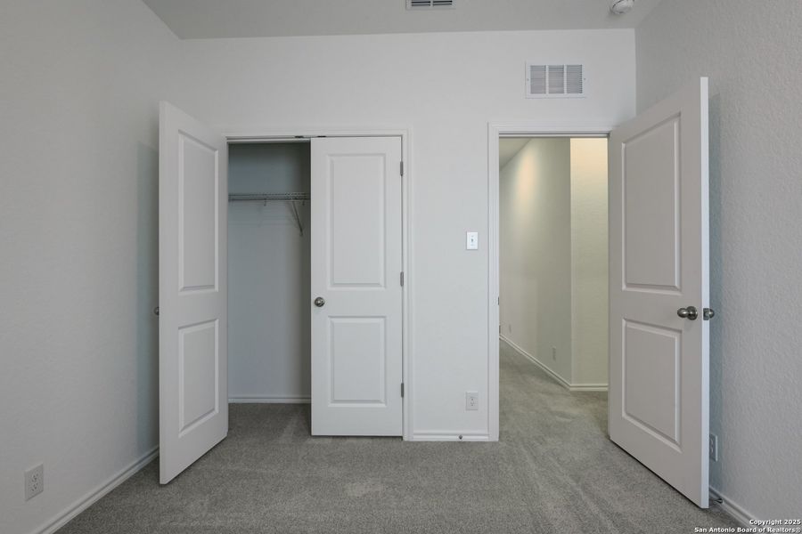 Spacious, unfurnished interior of a new home in Meadows at Hennersby Hollow 40's, San Antonio (Image 14). Spacious, unfurnished interior of a new home in Meadows at Hennersby Hollow 40's, San Antonio (Image 14).