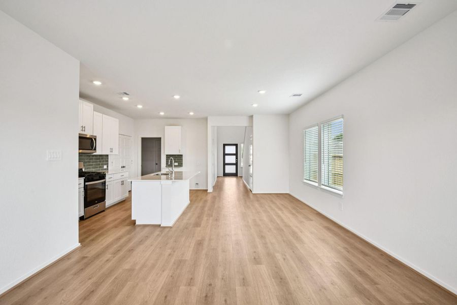 Spacious, unfurnished interior of a new home in Landing Meadows - Traditional Series, New Caney (Image 23).