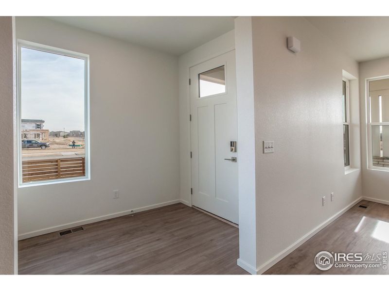 EXAMPLE PHOTOS: ENTRYWAY