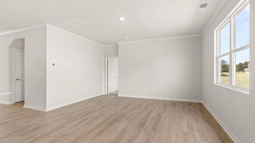 Spacious, unfurnished interior of a new home in Fairway 17 at Mirror Lake, Villa Rica (Image 14).