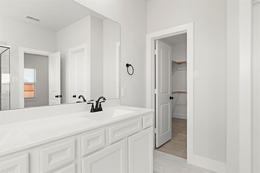 23. 2352 Bell - Bath (3)