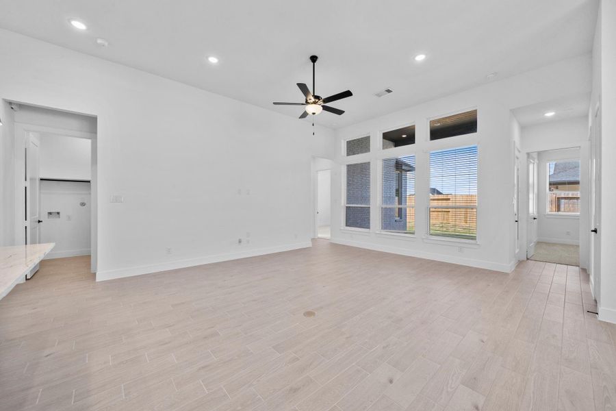 Spacious, unfurnished interior of a new home in Jubilee Chateau, Hockley (Image 28).