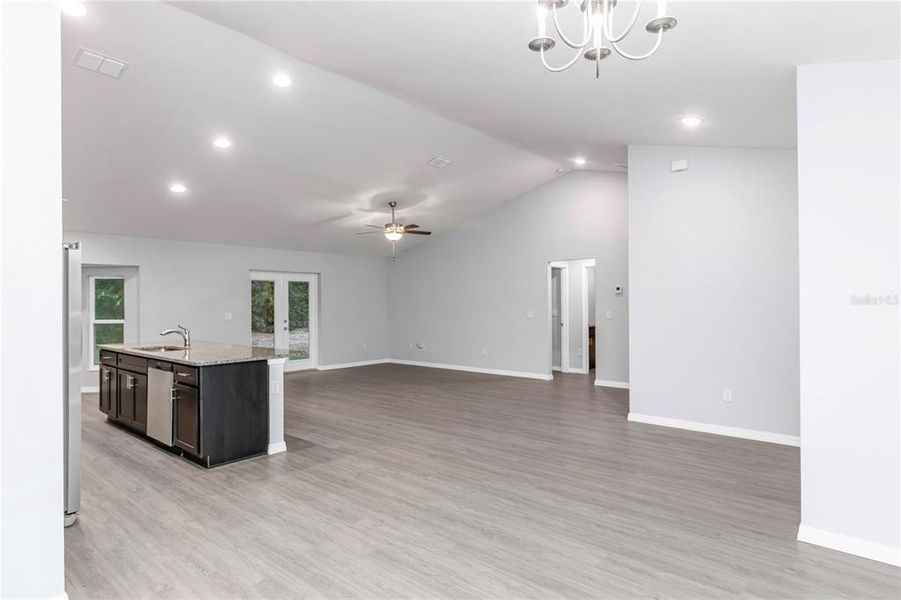 Spacious, unfurnished interior of a new home in , Ocala (Image 13).