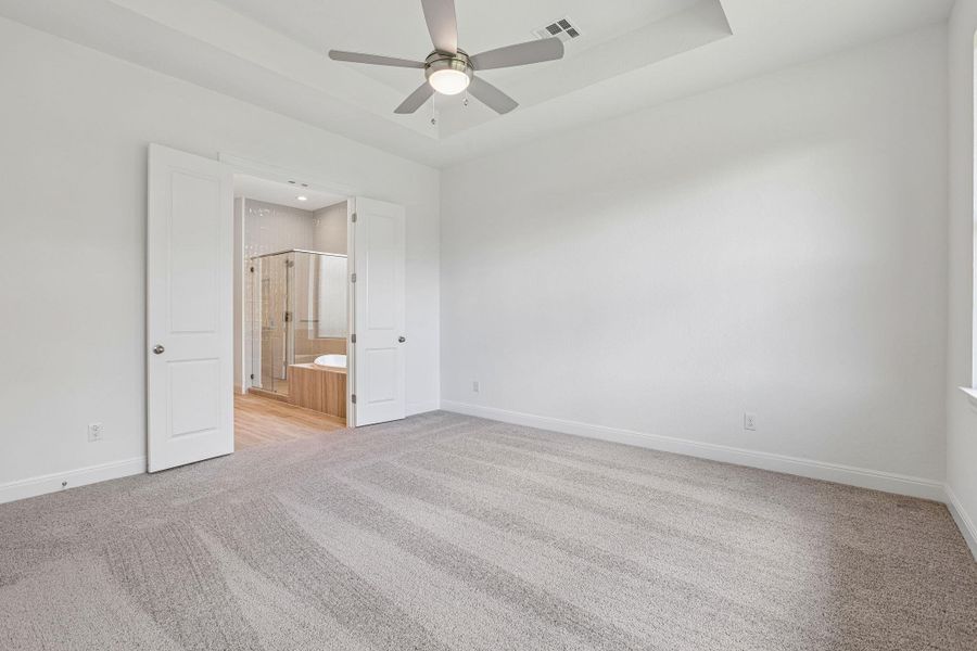 Spacious, unfurnished interior of a new home in 6 Creeks, Kyle (Image 17). Spacious, unfurnished interior of a new home in 6 Creeks, Kyle (Image 17).