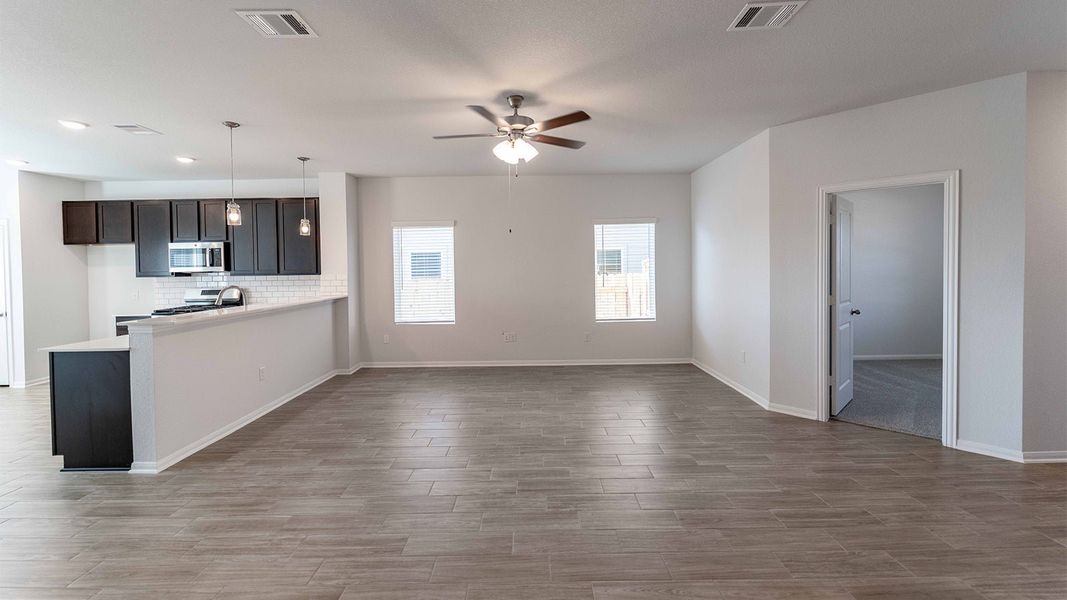 Spacious, unfurnished interior of a new home in Briarwood, Elgin (Image 10).