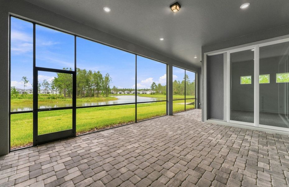 Exterior details and patio area of a home in Two Rivers, Zephyrhills (Image 3).