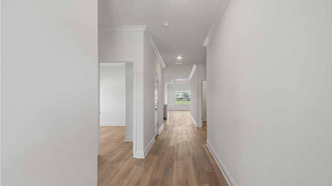 Spacious, unfurnished interior of a new home in Caballeros Estates At Hombre, Panama City Beach (Image 17).