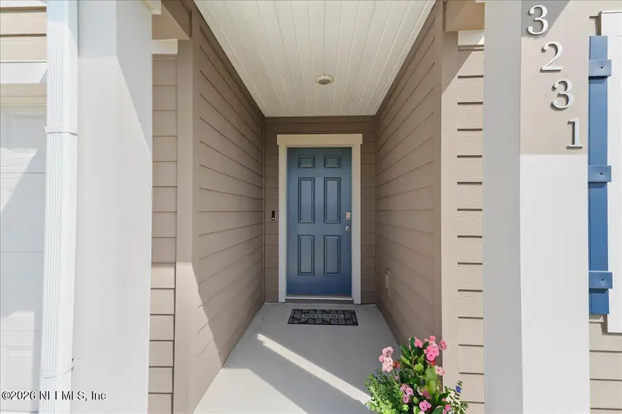 Exterior details and patio area of a home in , Green Cove Springs (Image 3).
