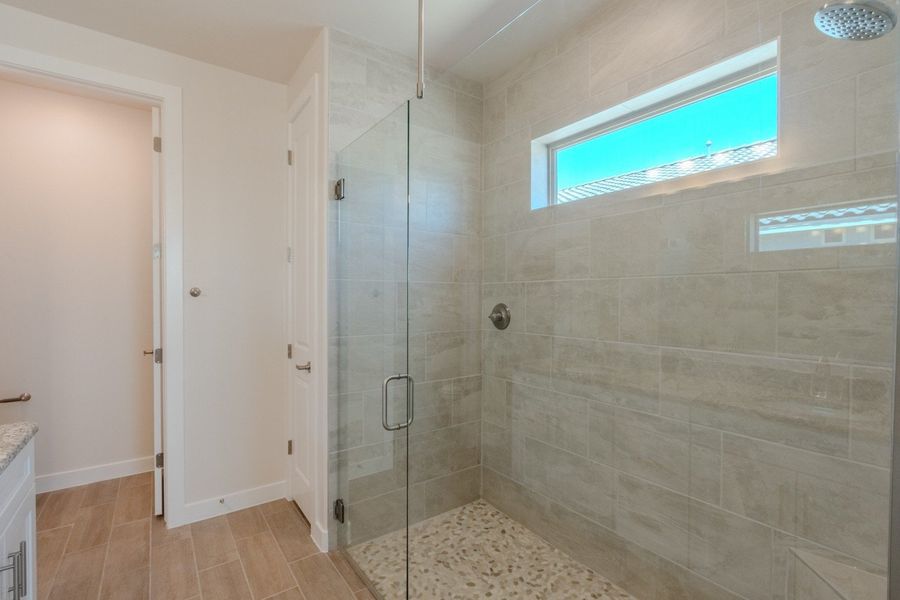 Spacious, unfurnished interior of a new home in Emerald Estates, El Paso (Image 20).