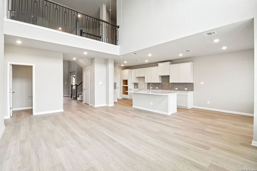 Spacious, unfurnished interior of a new home in Estancia Ranch - Classic Series, San Antonio (Image 45).