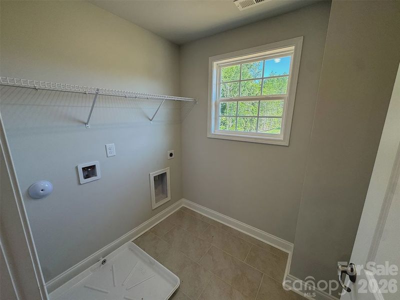 Spacious, unfurnished interior of a new home in Lauren Pines, York (Image 12).