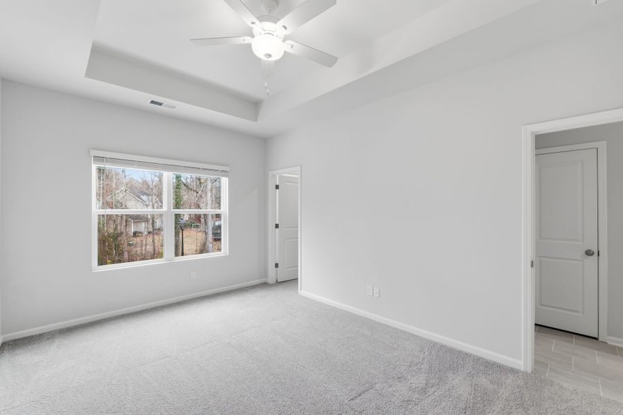 Spacious, unfurnished interior of a new home in Lakeview Village, Charlotte (Image 21).