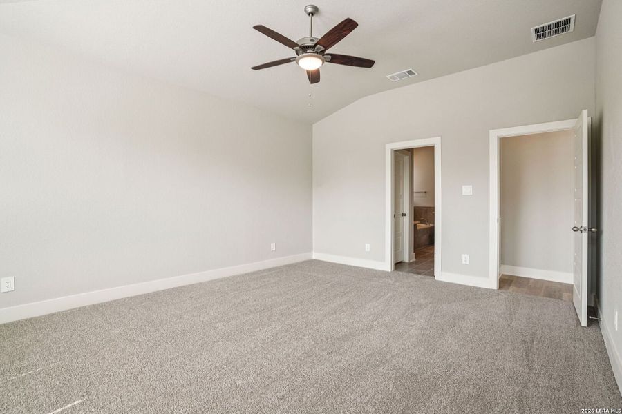 Spacious, unfurnished interior of a new home in Estancia Ranch - Classic Series, San Antonio (Image 28).