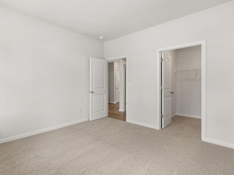 Spacious, unfurnished interior of a new home in Thompson Ridge, Dallas (Image 31). Spacious, unfurnished interior of a new home in Thompson Ridge, Dallas (Image 31).