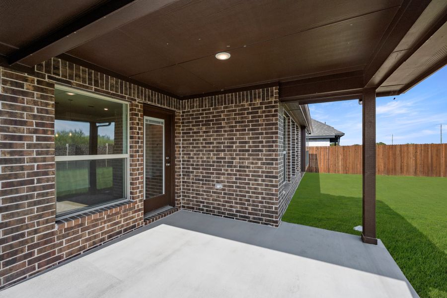 Exterior details and patio area of a home in Hulen Trails, Fort Worth (Image 3). Exterior details and patio area of a home in Hulen Trails, Fort Worth (Image 3).