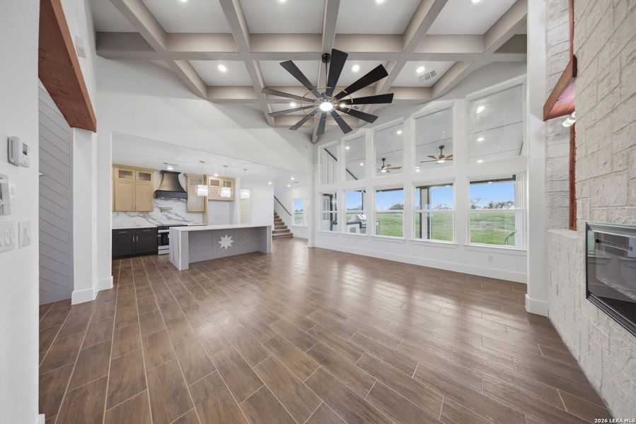 Spacious, unfurnished interior of a new home in , Floresville (Image 30).