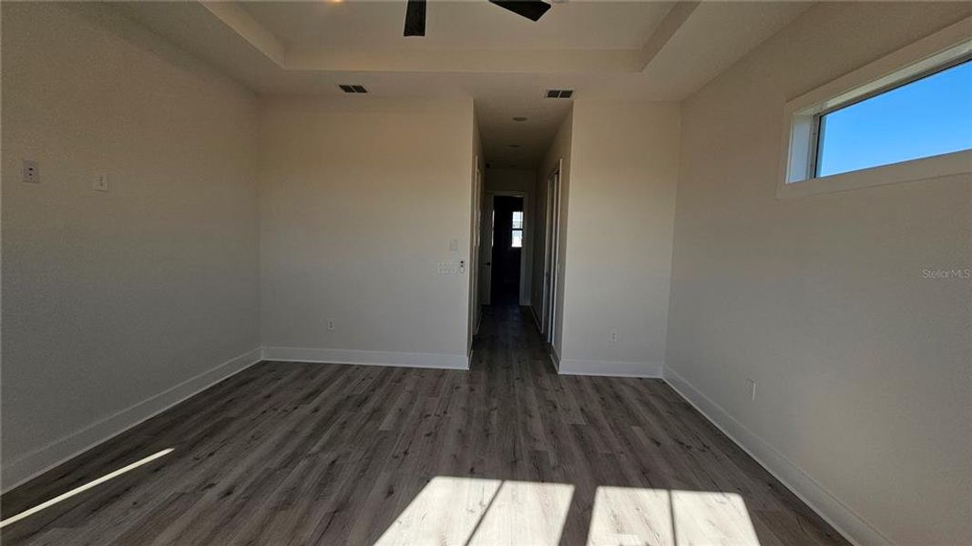 Spacious, unfurnished interior of a new home in , Englewood (Image 33).