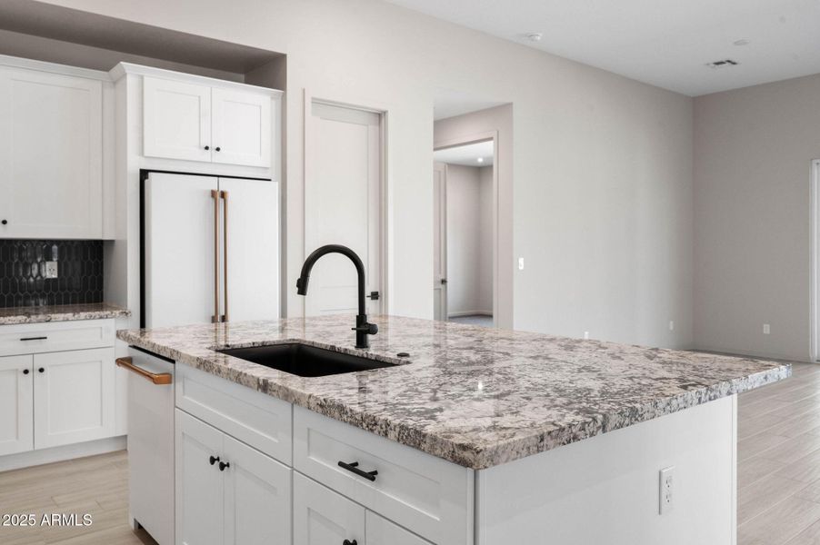 12-Kitchen (1) 12-Kitchen (1)