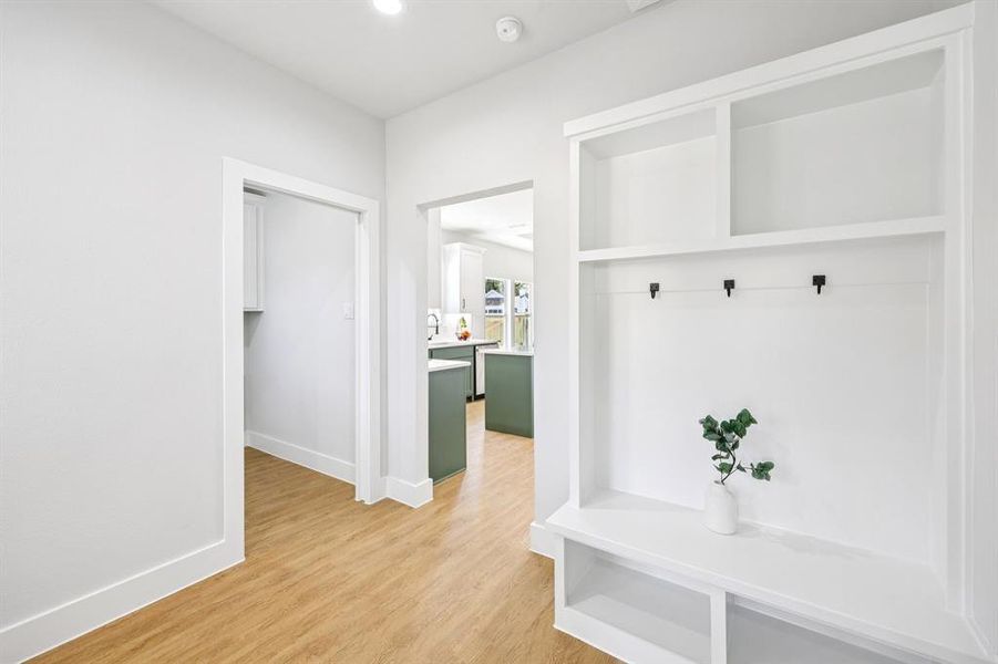 Spacious, unfurnished interior of a new home in , Dallas (Image 36).