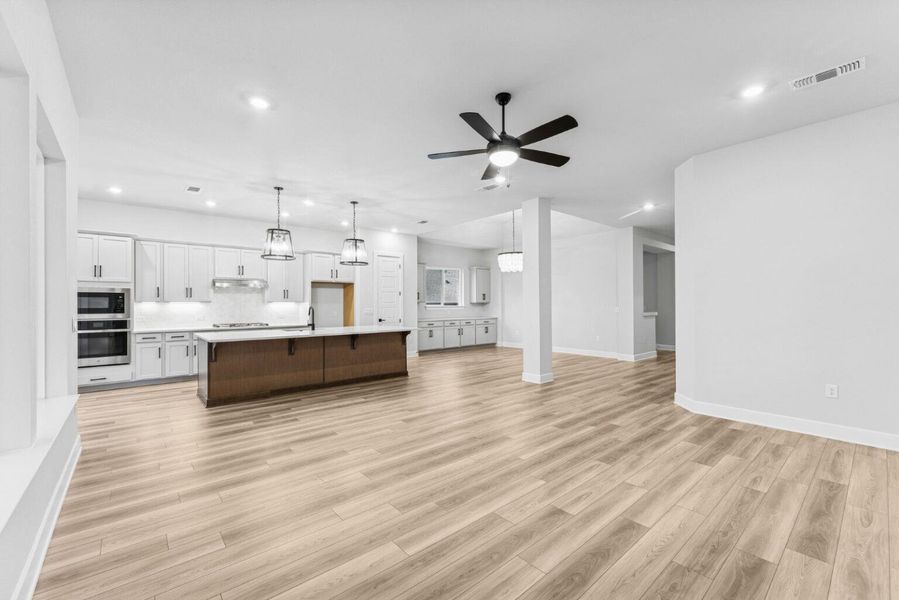 Family Room - Kitchen