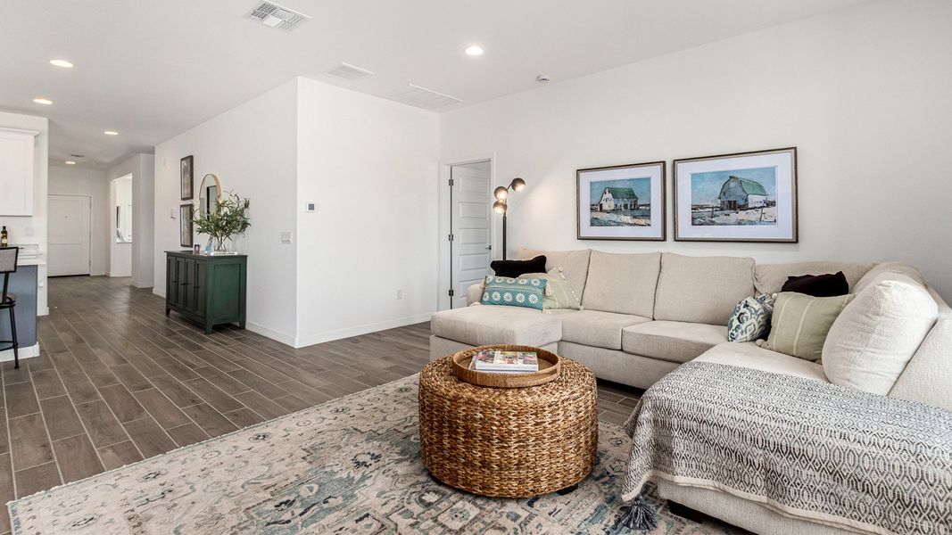 Furnished interior view inside a new home in Sahuarita Acres, Sahuarita (Image 5).