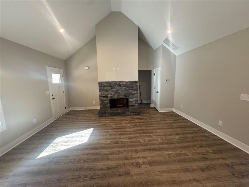 Spacious, unfurnished interior of a new home in , Hartwell (Image 6). Spacious, unfurnished interior of a new home in , Hartwell (Image 6).