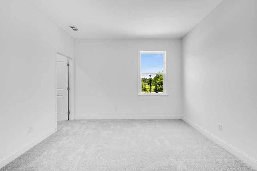 Spacious, unfurnished interior of a new home in Oakmead, Buford (Image 19).