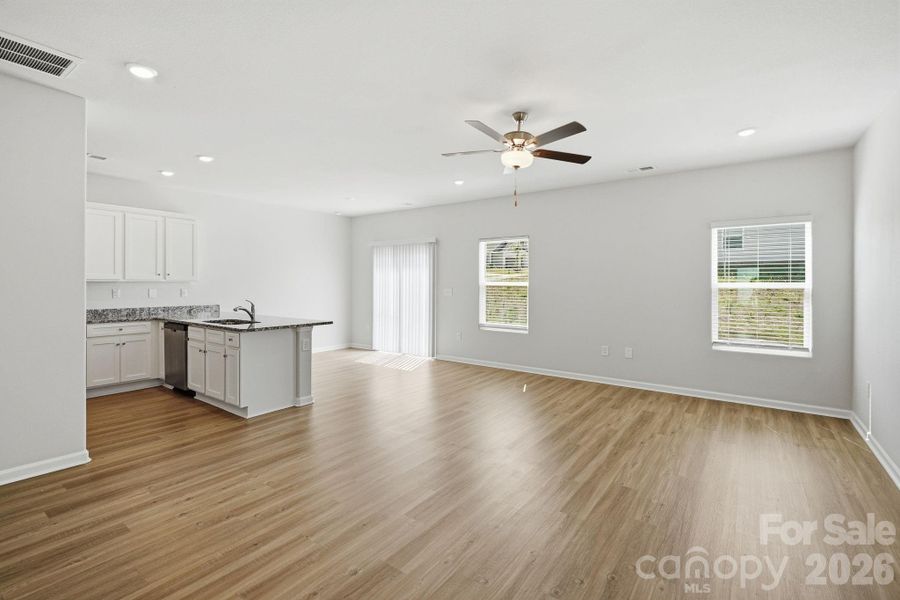 Spacious, unfurnished interior of a new home in , Shelby (Image 23).