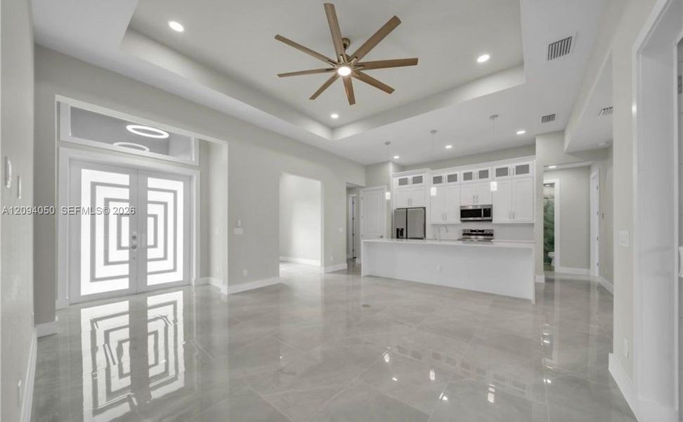 Spacious, unfurnished interior of a new home in , Lehigh Acres (Image 26).