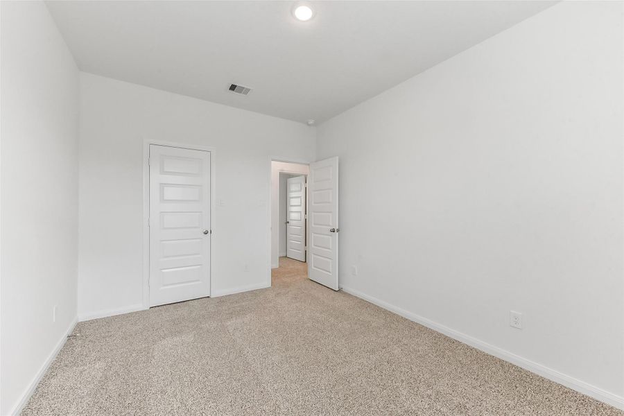 Spacious, unfurnished interior of a new home in , Houston (Image 34).