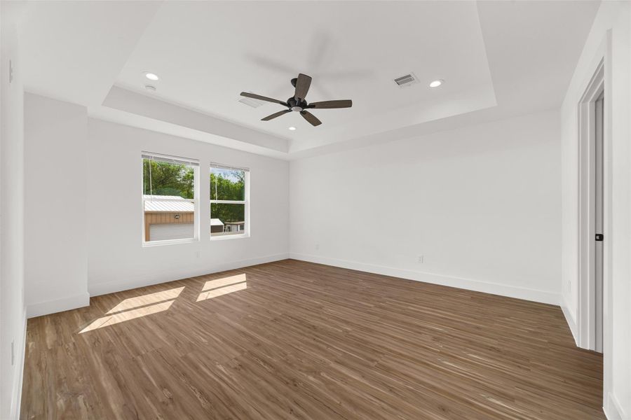 Spacious, unfurnished interior of a new home in , Houston (Image 19).