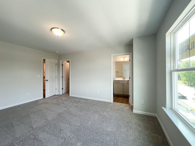 Spacious, unfurnished interior of a new home in Fairview Village Townhomes, Simpsonville (Image 15).