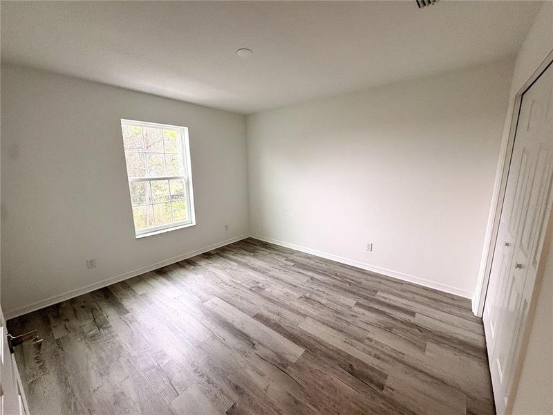 Spacious, unfurnished interior of a new home in , Bradenton (Image 10).