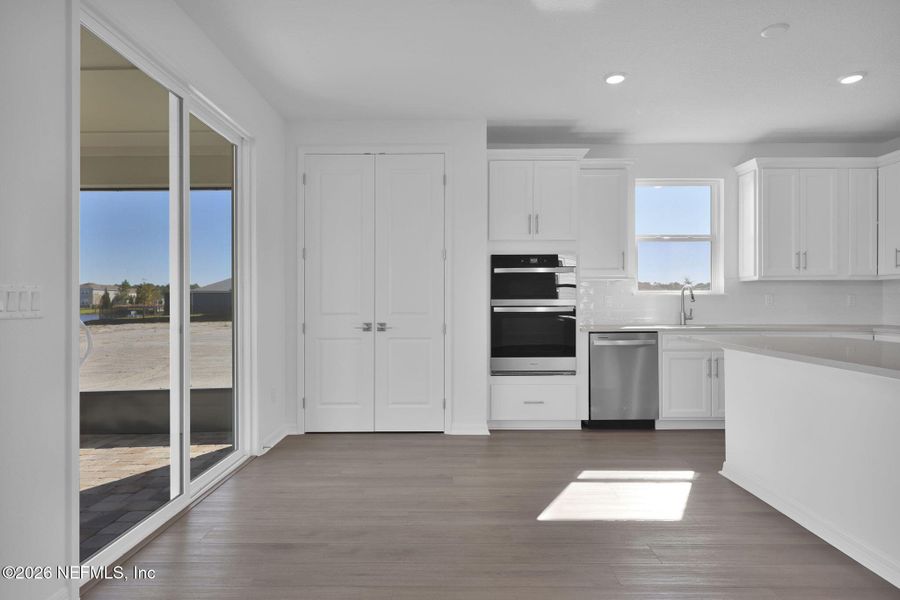 Spacious, unfurnished interior of a new home in The Preserve at Bannon Lakes, St. Augustine (Image 11).