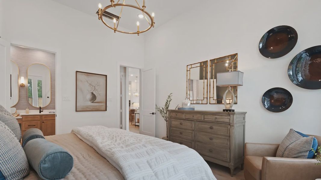 Representative furnished interior of a home built from the Hampton by Chesmar Homes in Wildrye 60', Waller (Image 31).