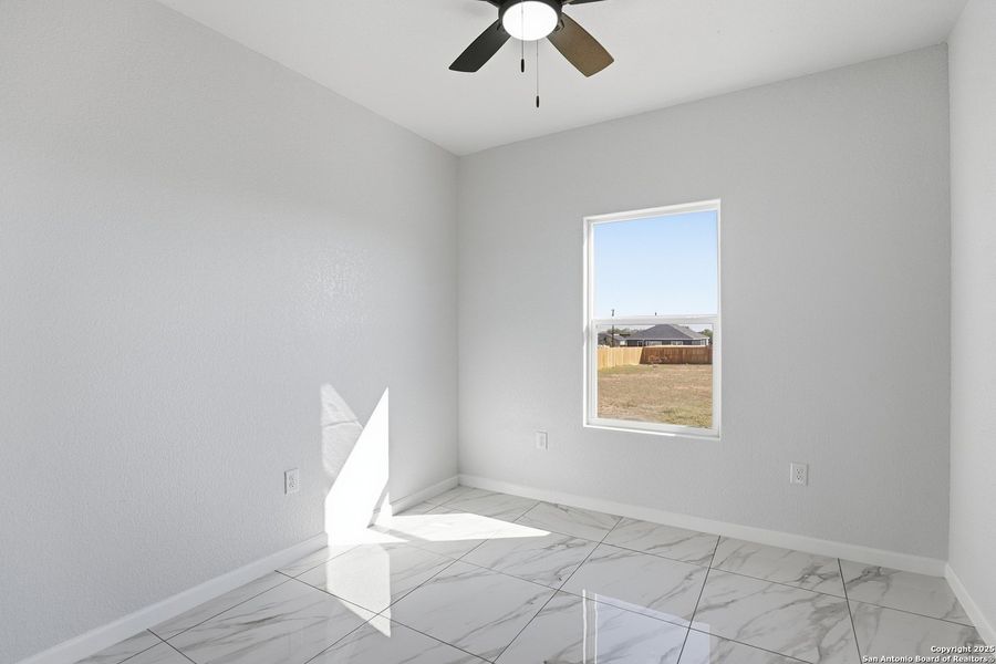 Spacious, unfurnished interior of a new home in , Atascosa (Image 33).