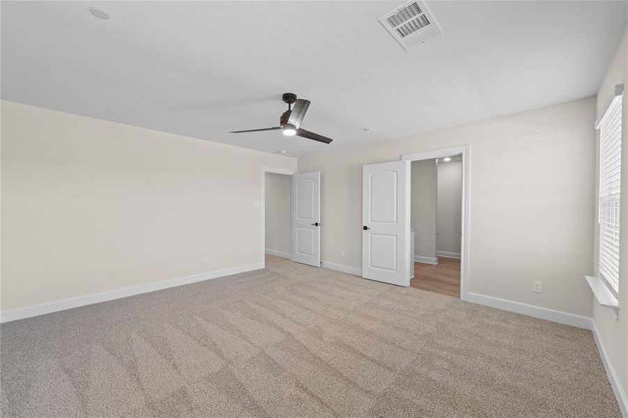 Spacious, unfurnished interior of a new home in Yarbrough Farms, Pilot Point (Image 6). Spacious, unfurnished interior of a new home in Yarbrough Farms, Pilot Point (Image 6).