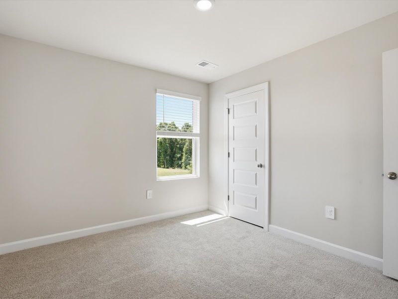 Spacious, unfurnished interior of a new home in Village at White Pine, Pendleton (Image 21). Spacious, unfurnished interior of a new home in Village at White Pine, Pendleton (Image 21).