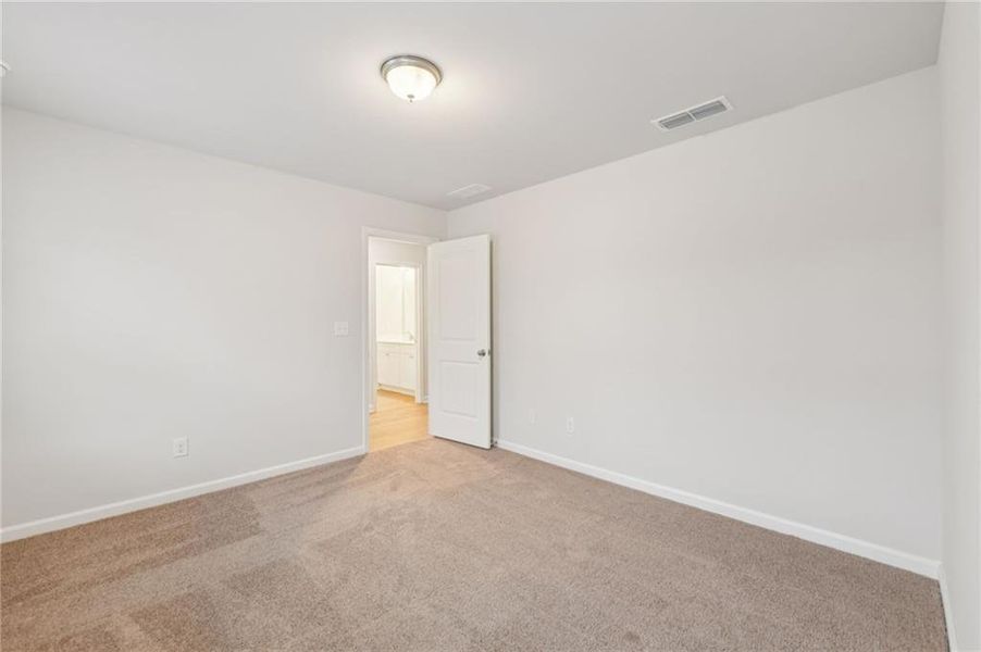 Spacious, unfurnished interior of a new home in Hamilton Lakes, Lawrenceville (Image 32). Spacious, unfurnished interior of a new home in Hamilton Lakes, Lawrenceville (Image 32).