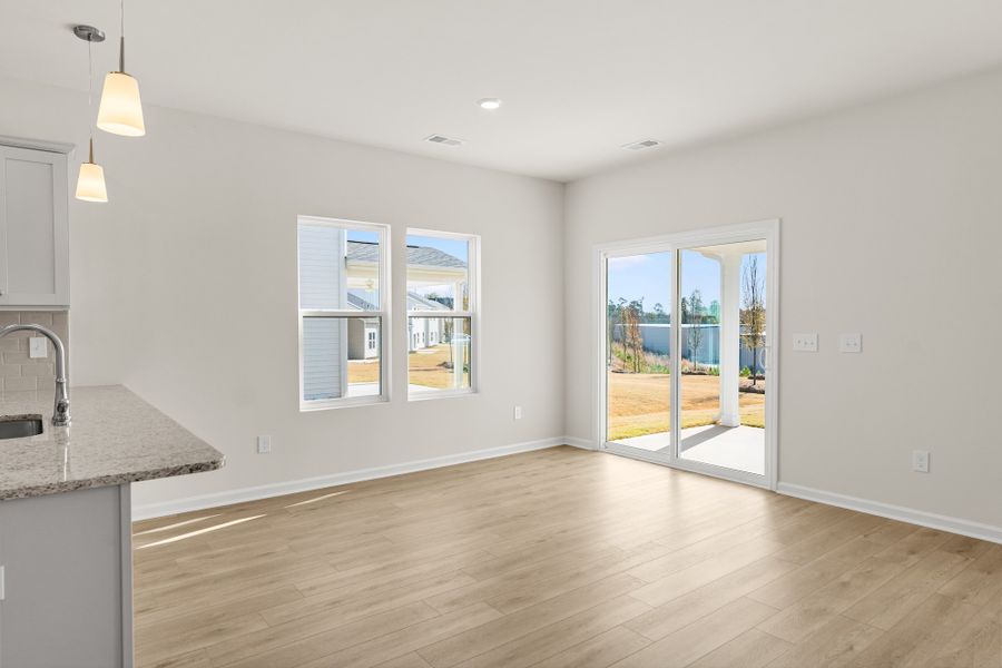 Spacious, unfurnished interior of a new home in Tucker Ridge, Pendleton (Image 12).