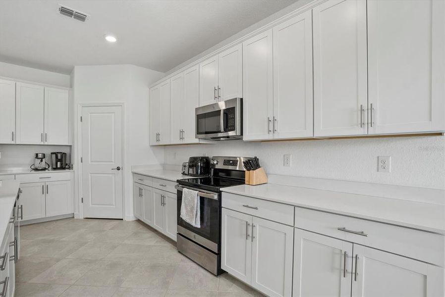 Furnished interior view inside a new home in , Englewood (Image 10).
