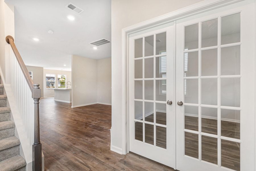 Spacious, unfurnished interior of a new home in Sweetgrass at Summers Corner: Arbor Collection, Summerville (Image 13).