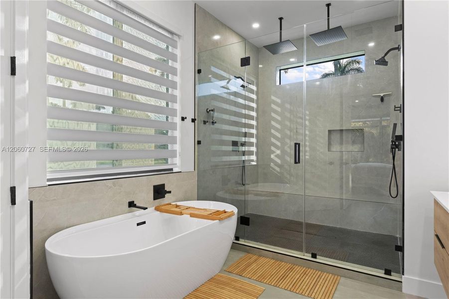 Furnished interior view inside a new home in , Plantation (Image 12).