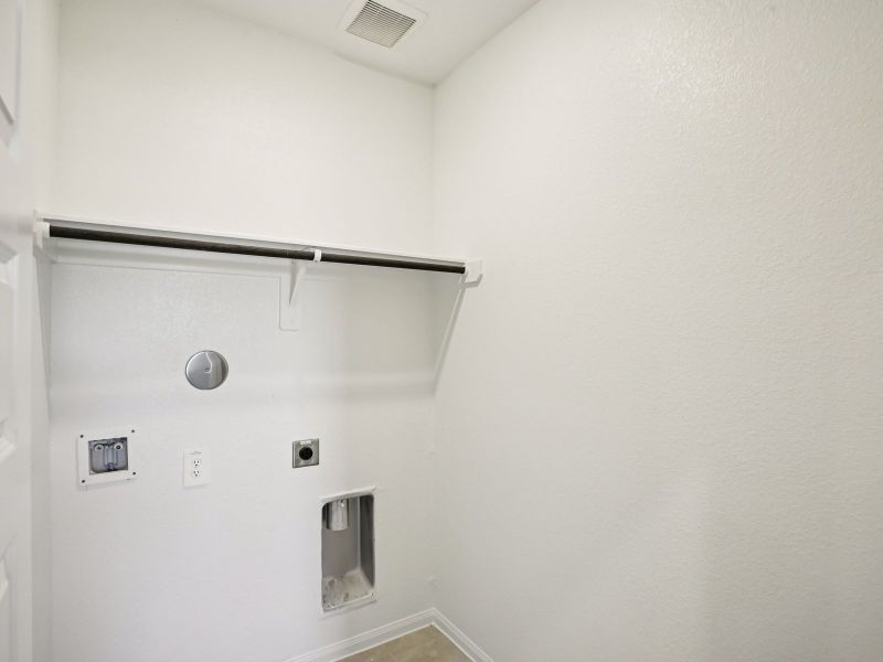 Spacious, unfurnished interior of a new home in Kemah Crossing - Luxe Series, Kemah (Image 16). Spacious, unfurnished interior of a new home in Kemah Crossing - Luxe Series, Kemah (Image 16).