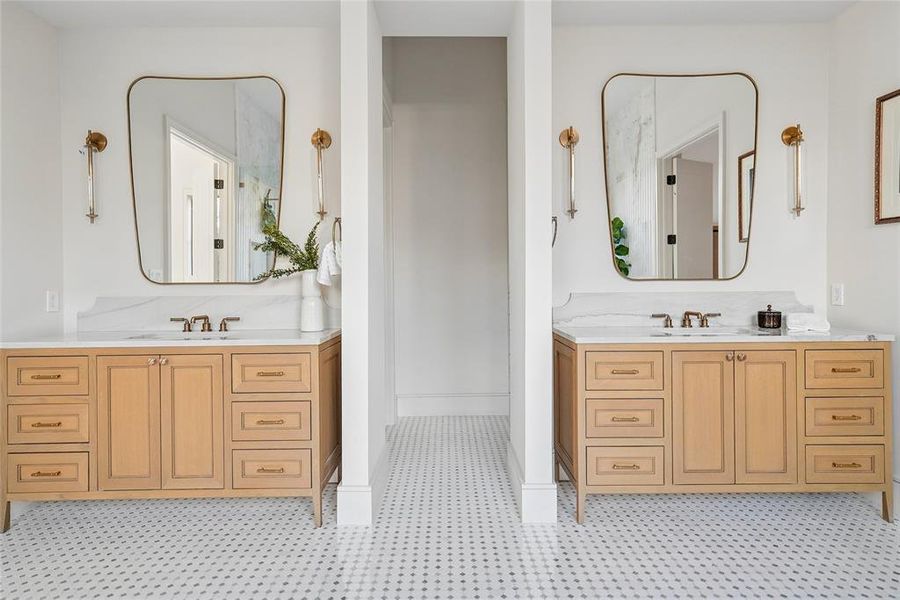 Furnished interior view inside a new home in , Dallas (Image 11).