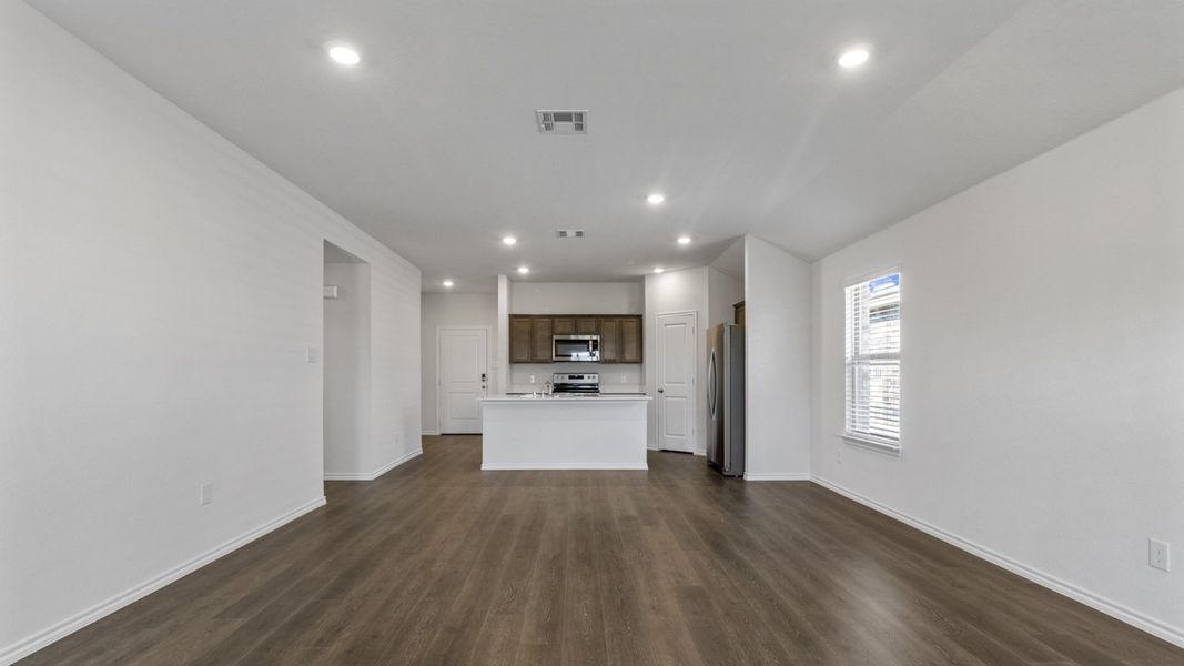 Spacious, unfurnished interior of a new home in Wildwood, Royse City (Image 18).