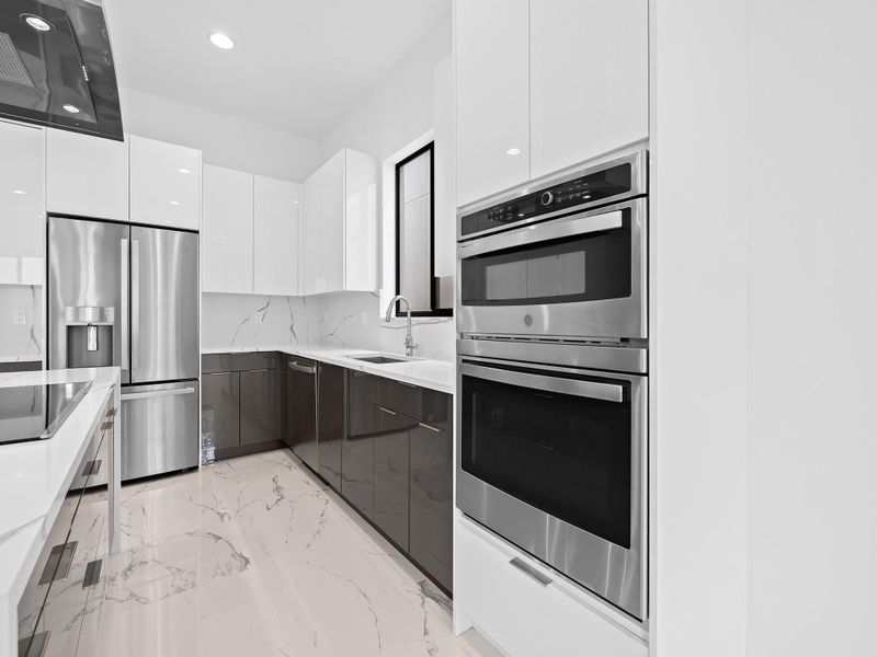 Furnished interior view inside a new home in , Fort Lauderdale (Image 7). Furnished interior view inside a new home in , Fort Lauderdale (Image 7).