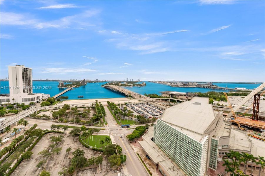 Condo located in Miami, FL showcasing its design and architecture (Image 30). Condo located in Miami, FL showcasing its design and architecture (Image 30).
