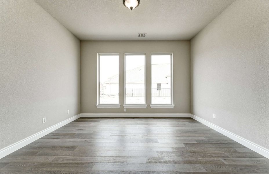 Spacious, unfurnished interior of a new home in Bridgeland 60′, Cypress (Image 18).
