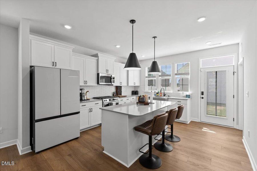 15-33 Pear Blossom Pkwy